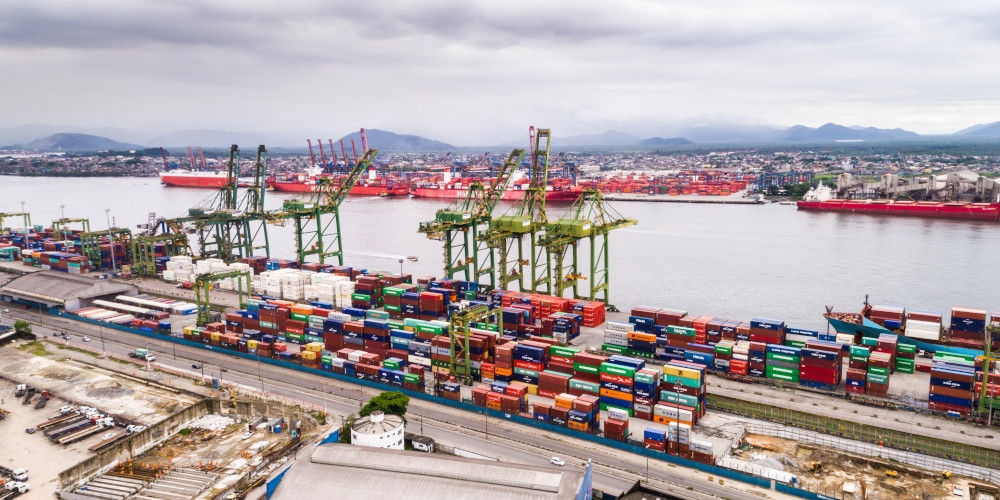 Porto de Santos registra alta na movimentação de contêineres pelo terceiro mês consecutivo