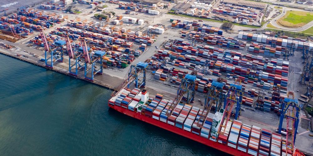 JBS estuda participação no leilão do megaterminal no Porto de Santos