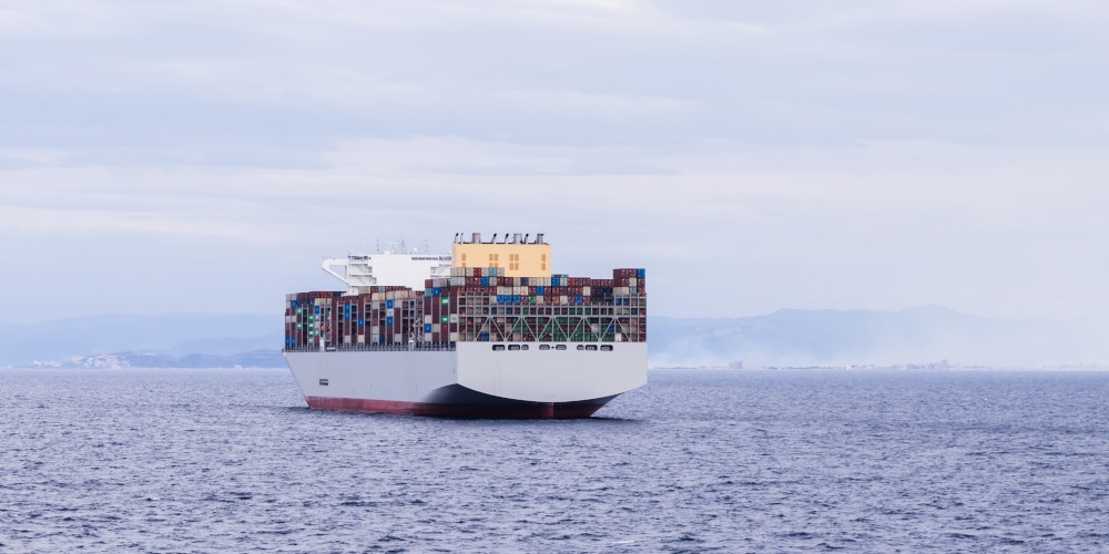 Navios iniciam retorno gradual ao Mar Vermelho após meses de bloqueio